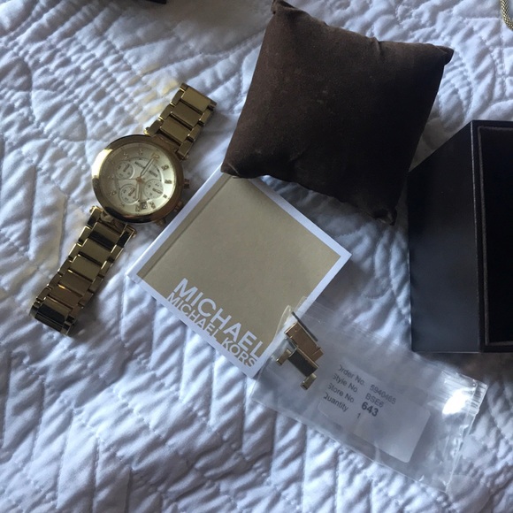 Michael Kors Gold Watch - Picture 2 of 5